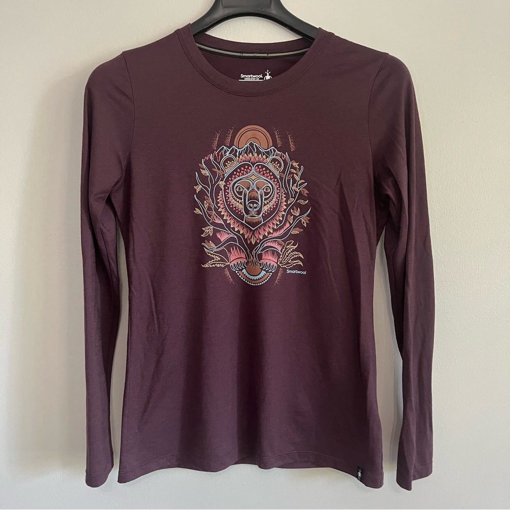 Smartwool Women's Long Sleeve Tee - Burgundy with Artistic Bear Design
